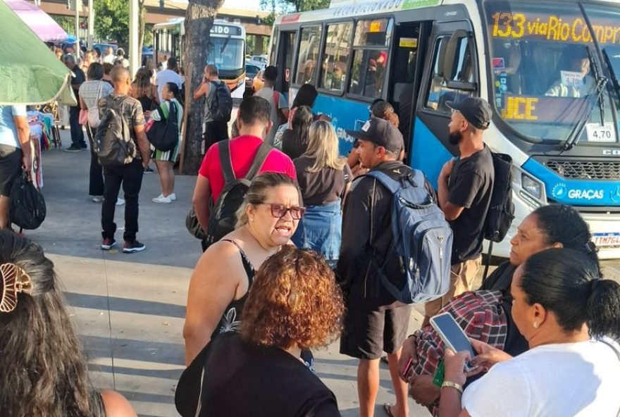 paralisacao-de-onibus-no-rio-de-janeiro-mantida-devido-a-atraso-de-salarios paralisacao-de-onibus-no-rio-de-janeiro-mantida-devido-a-atraso-de-salarios