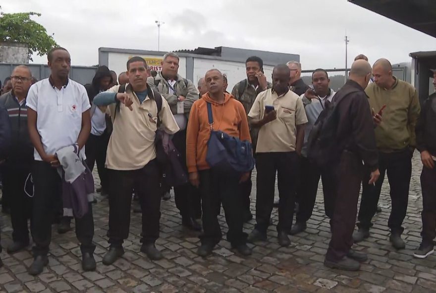 paralisacao-de-rodoviarios-da-pegaso-e-palmares-impacta-zona-oeste-do-rio-confira-alternativas-de-transporte