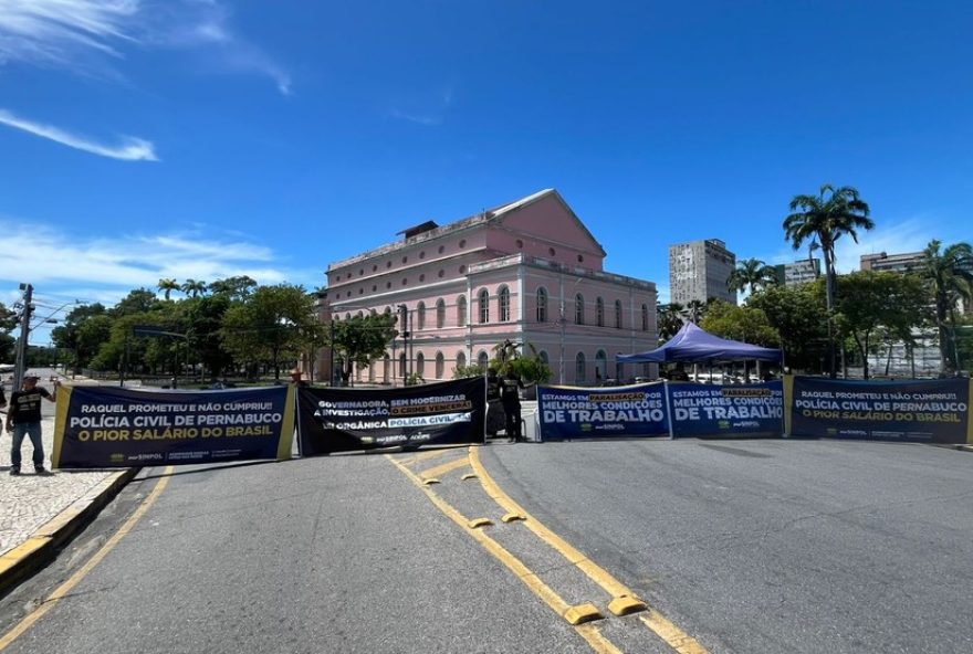 paralisacao-dos-policiais-civis-interdita-ponte-princesa-isabel-no-recife paralisacao-dos-policiais-civis-interdita-ponte-princesa-isabel-no-recife