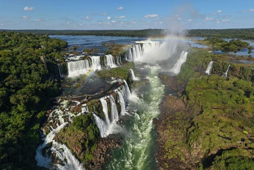 parana-recebe-1-milhao-de-turistas-estrangeiros-em-20252C-batendo-recorde-historico