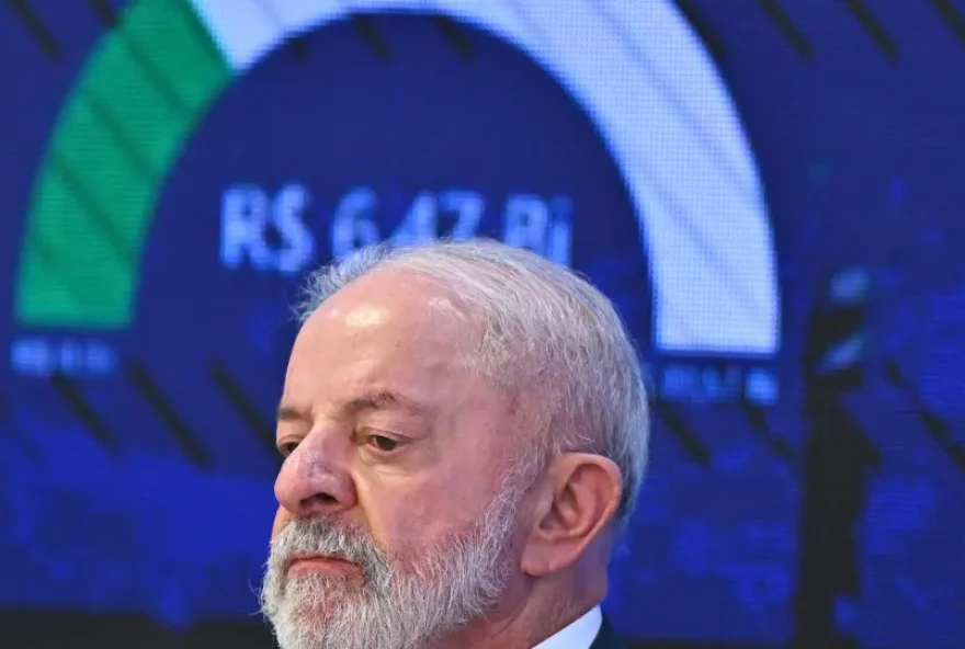 parlamento-brasileiro-esta-sendo-acusado-por-lula-da-silva-de-sequestrar-5025-do-orcamento
