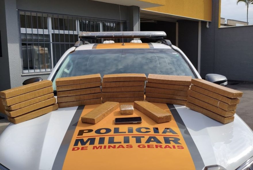 passageira-e-presa-com-30-kg-de-maconha-em-onibus-intermunicipal-na-mg-3533A-operacao-22ultima-parada22-em-juiz-de-fora