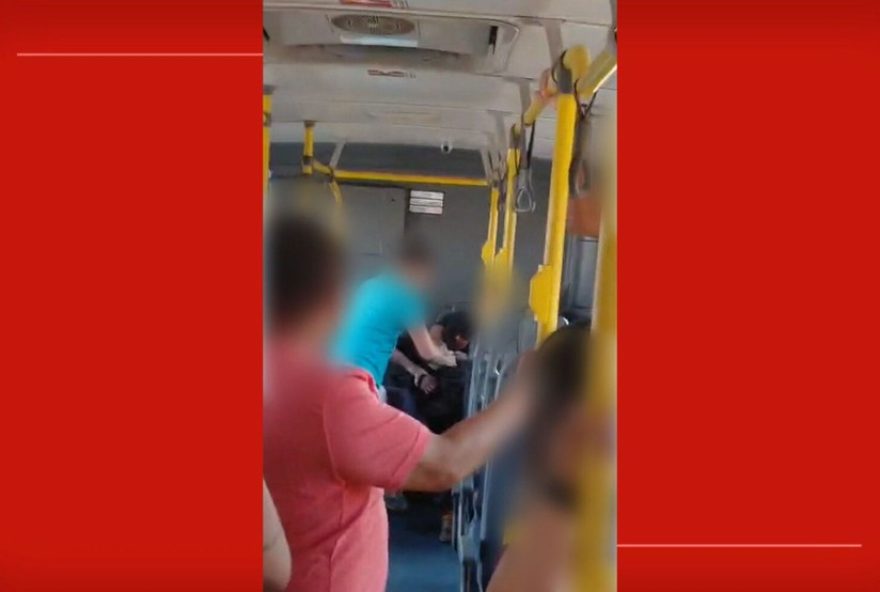 passageiros-detem-assaltante-de-onibus-em-samambaia3A-cidadaos-unidos-pela-seguranca-no-df