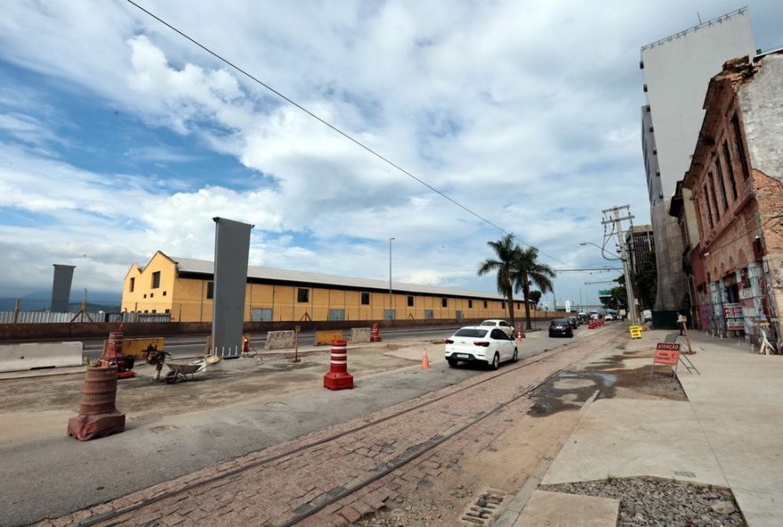 passarela-centro-santos-ao-parque-valongo3A-obras-interditam-transito-entrega-ate-5-de-julho