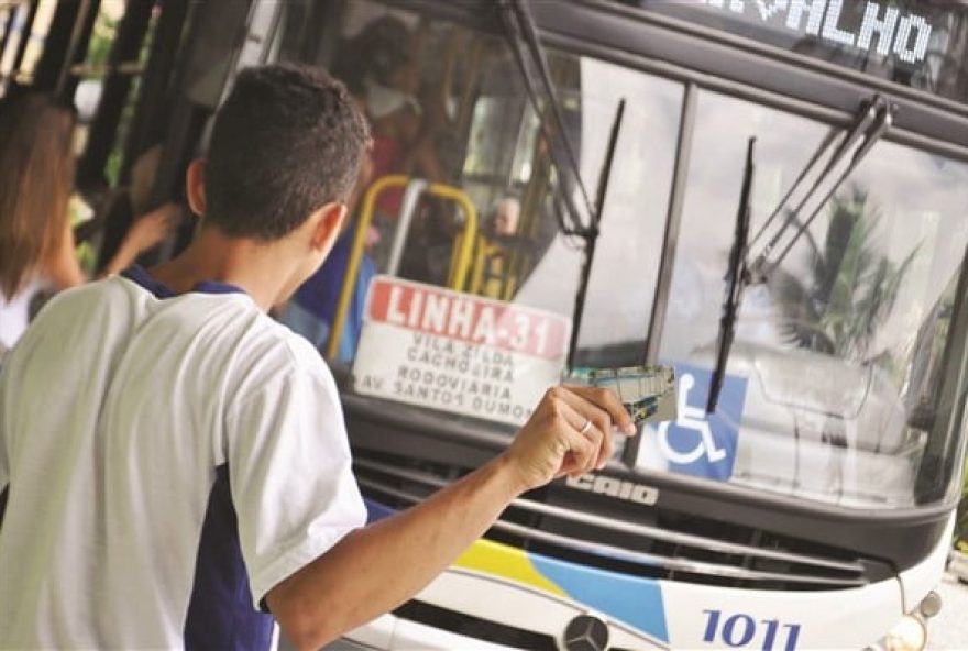 Alunos precisam ficar atentos para não perder prazo do Passe Livre (Foto: Passe Livre / Reprodução)