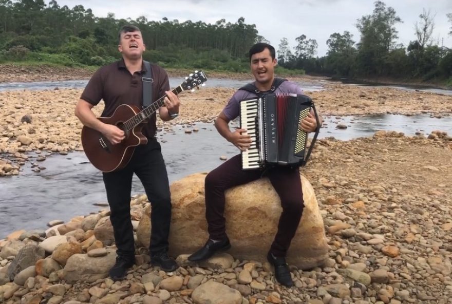 pastor-sergio-carvinho3A-cantor-sertanejo-gospel-e-empresario-falece-apos-mal-em-culto