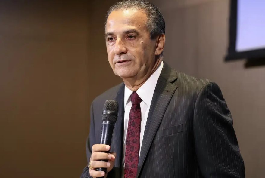 pastor-silas-malafaia-critica-flavio-bolsonaro-e-defende-tarcisio-de-freitas-como-nome-da-direita pastor-silas-malafaia-critica-flavio-bolsonaro-e-defende-tarcisio-de-freitas-como-nome-da-direita