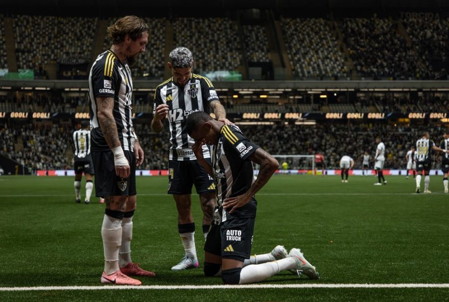 patrick-do-atletico-mg-marca-seu-primeiro-gol-como-profissional-e-emociona-dedicando-a-sua-mae3A-uma-noite-memoravel-no-futebol