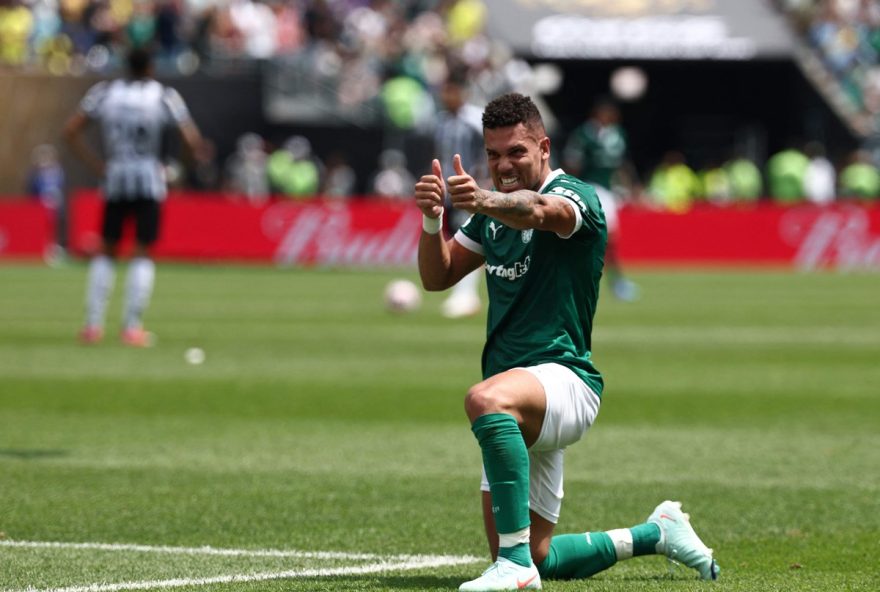 paulinho-faz-gol-decisivo-e-palmeiras-avanca-na-copa-do-mundo-de-clubes