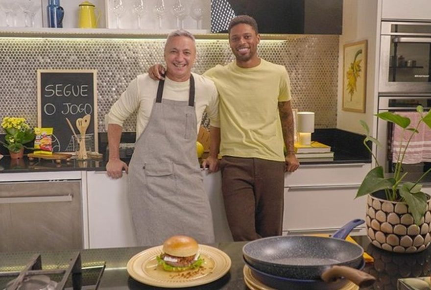 paulo-nunes-e-andre-balada-arrasam-na-cozinha-em-desafio-culinario-no-programa-segue-o-jogo