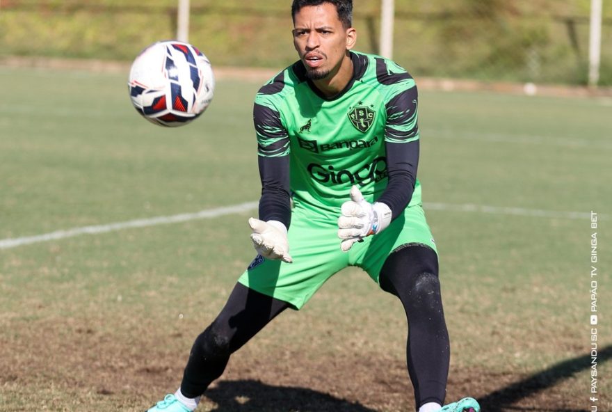 paysandu-enfrenta-crise2C-mas-goleiro-nogueira-mantem-esperanca-e-garra3A-22vamos-lutar-ate-o-fim22