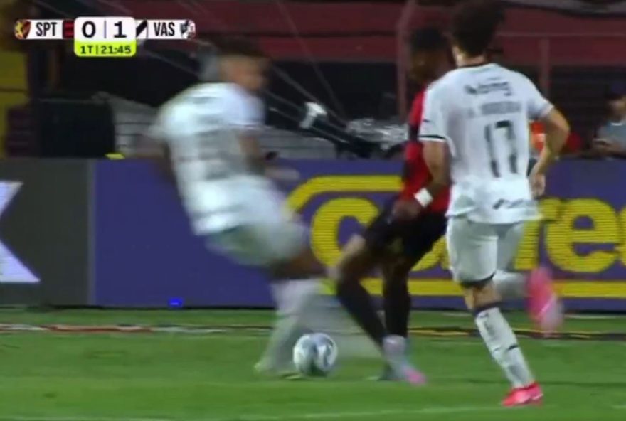 pc-oliveira-critica-erro-da-arbitragem-em-penalti-contra-o-vasco-na-vitoria-sobre-o-sport3A-22erro-da-rodada22