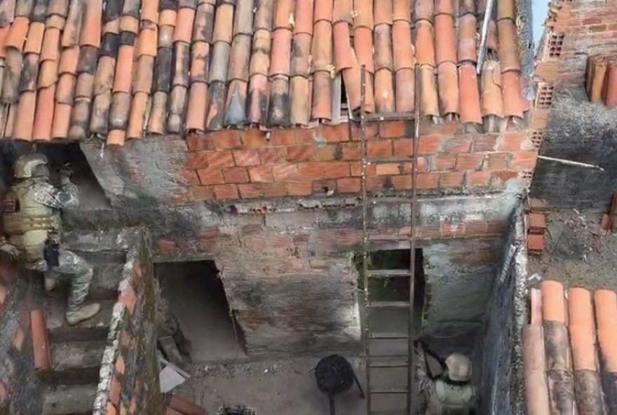 pcce-prende-suspeitos-de-chacina-em-campo-de-futebol-na-barra-do-ceara3A-detalhes-do-crime-e-investigacoes-em-fortaleza