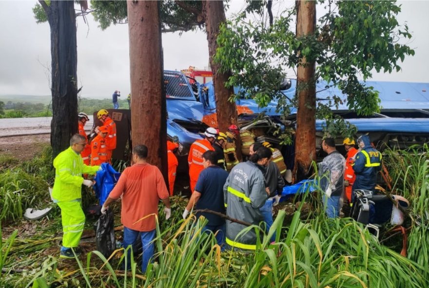 pcmg-inicia-investigacao-apos-acidente-fatal-na-br-365 pcmg-inicia-investigacao-apos-acidente-fatal-na-br-365