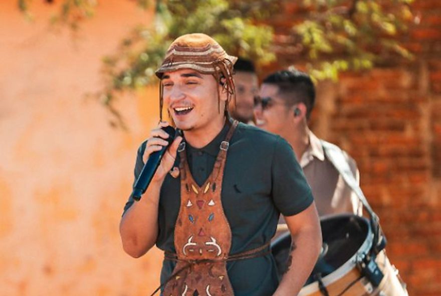 pe-de-serrita3A-joao-gomes-traz-sucessos-de-adriana-em-album-de-forro-tradicional