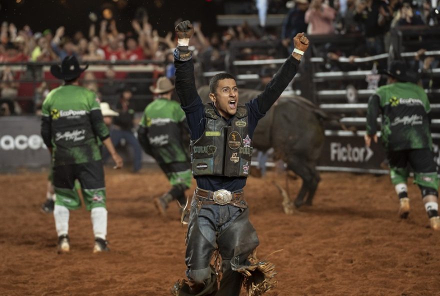 peao-do-ms-conquista-triplice-coroa-na-final-da-pbr-2025-em-barretos