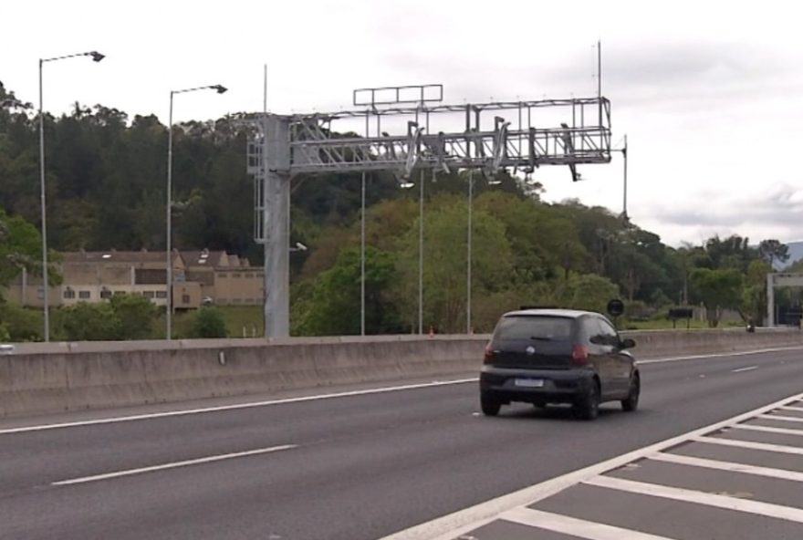 pedagios-free-flow-no-alto-tiete3A-como-pagar-e-evitar-multas pedagios-free-flow-no-alto-tiete3A-como-pagar-e-evitar-multas