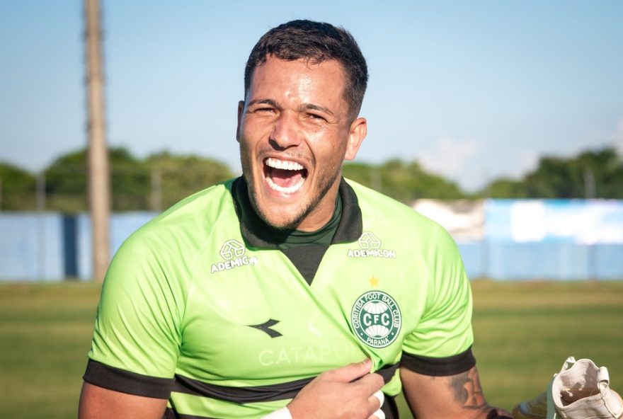 pedro-rangel-se-torna-heroi-improvavel-ao-marcar-gol-de-tiro-de-meta-no-jogo-do-coritiba-contra-o-cianorte-no-paranaense pedro-rangel-se-torna-heroi-improvavel-ao-marcar-gol-de-tiro-de-meta-no-jogo-do-coritiba-contra-o-cianorte-no-paranaense