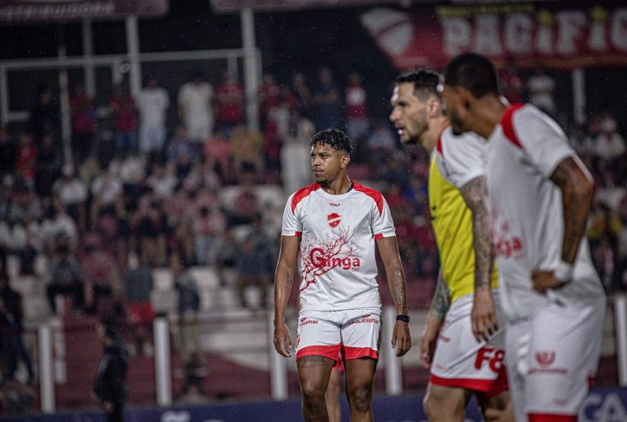 pedro-romano-sofre-lesao-grave-na-coxa-e-desfalca-vila-nova-no-campeonato-goiano pedro-romano-sofre-lesao-grave-na-coxa-e-desfalca-vila-nova-no-campeonato-goiano
