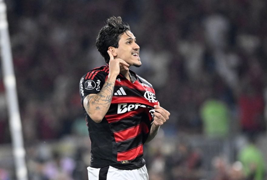 pedro-se-torna-terceiro-maior-artilheiro-brasileiro-na-libertadores-apos-gol-decisivo-contra-estudiantes