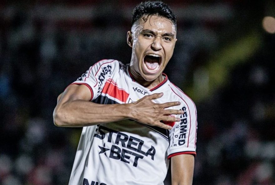 pedro-severino-do-bragantino-faz-sua-primeira-aparicao-apos-acidente-grave