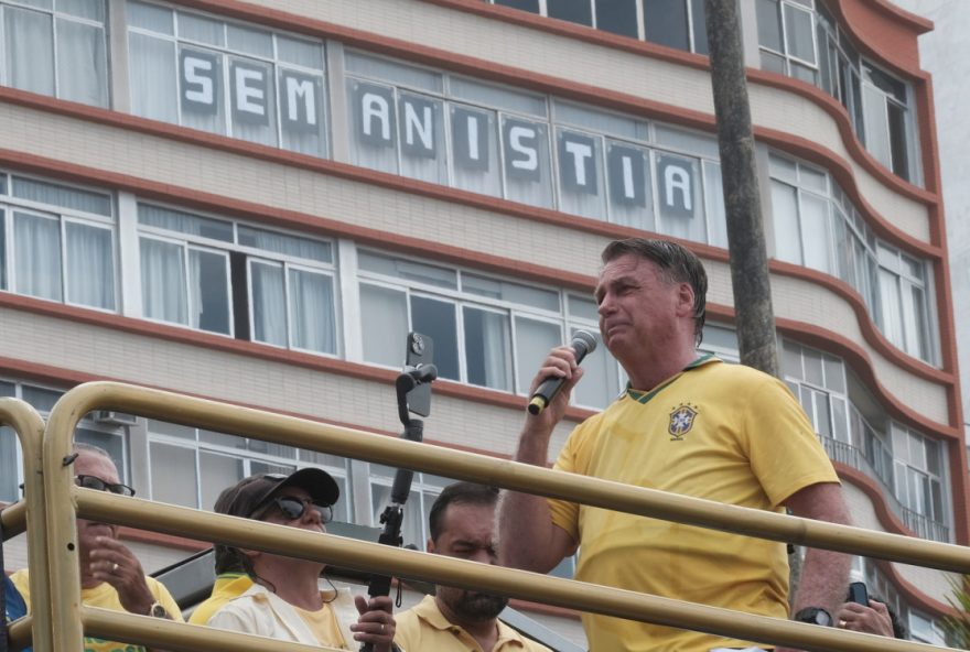 penas-para-crimes-atribuidos-a-bolsonaro-podem-chegar-a-43-anos-de-prisao3B-veja
