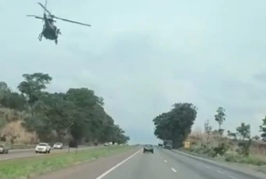 perseguicao-com-helicoptero-termina-em-morte-de-suspeito-na-br-153-em-goiania perseguicao-com-helicoptero-termina-em-morte-de-suspeito-na-br-153-em-goiania