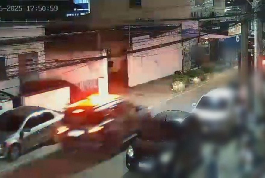 perseguicao-e-tiroteio-em-duque-de-caxias3A-tres-suspeitos-feridos-em-confronto-armado