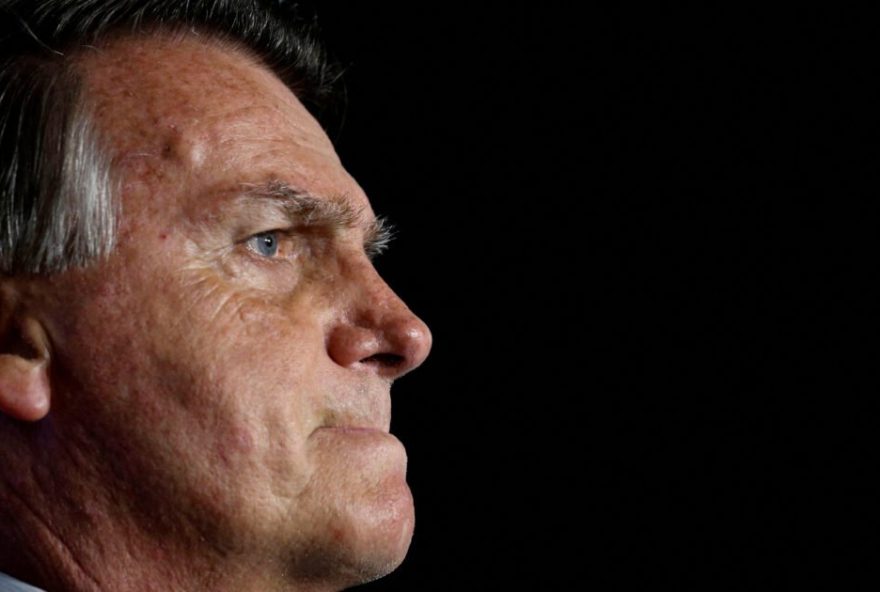 pesquisa-atlas2Fbloomberg3A-522C125-dos-brasileiros-sao-contra-a-prisao-domiciliar-de-jair-bolsonaro