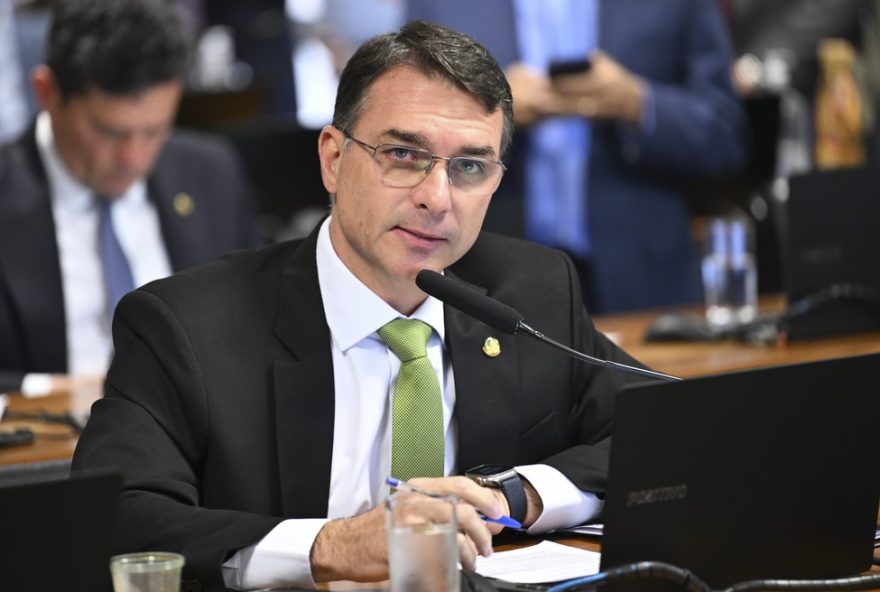 pesquisa-genial2Fquaest3A-4925-dos-brasileiros-acreditam-que-flavio-bolsonaro-levara-candidatura-presidencial-ate-o-fim pesquisa-genial2Fquaest3A-4925-dos-brasileiros-acreditam-que-flavio-bolsonaro-levara-candidatura-presidencial-ate-o-fim