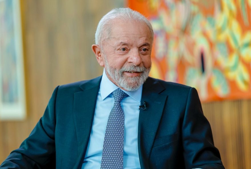 pesquisa-quaest3A-parcela-contraria-a-candidatura-de-lula-em-2026-cai-para-58252C-enquanto-bolsonaro-tem-6225-de-contrarios