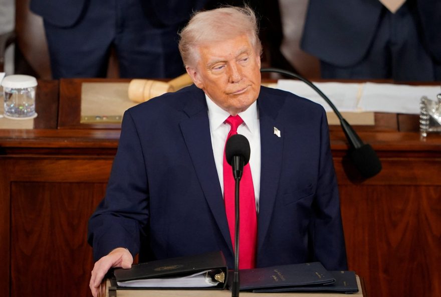 pesquisa-revela-postura-ambivalente-dos-norte-americanos-em-relacao-a-deportacao-de-imigrantes pesquisa-revela-postura-ambivalente-dos-norte-americanos-em-relacao-a-deportacao-de-imigrantes