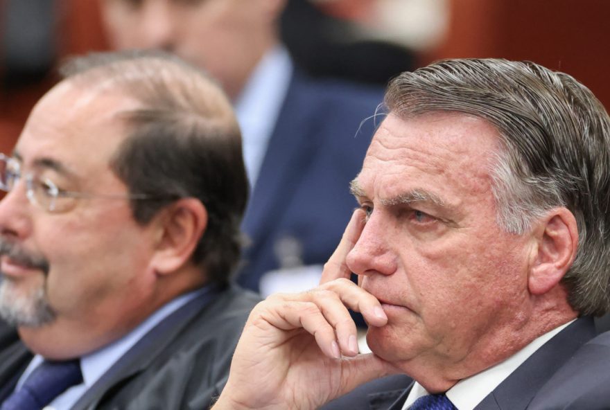 pesquisa-revela-que-maioria-considera-justa-a-prisao-domiciliar-de-bolsonaro
