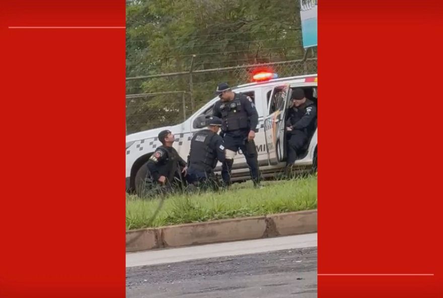 pessoa-em-situacao-de-rua-e-baleada-apos-esfaquear-pm-no-df pessoa-em-situacao-de-rua-e-baleada-apos-esfaquear-pm-no-df