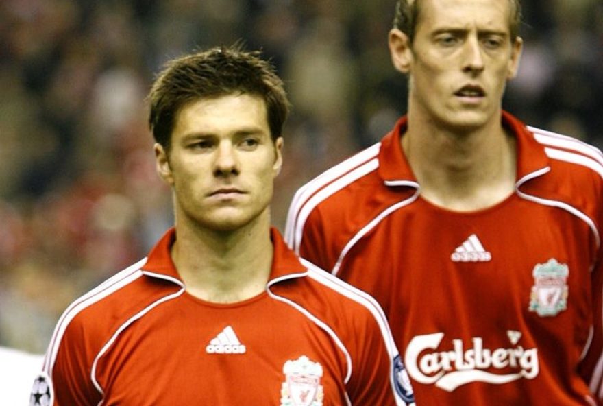 peter-crouch-se-apaixona-por-mulher-de-xabi-alonso3A-confusao-constrangedora-no-liverpool
