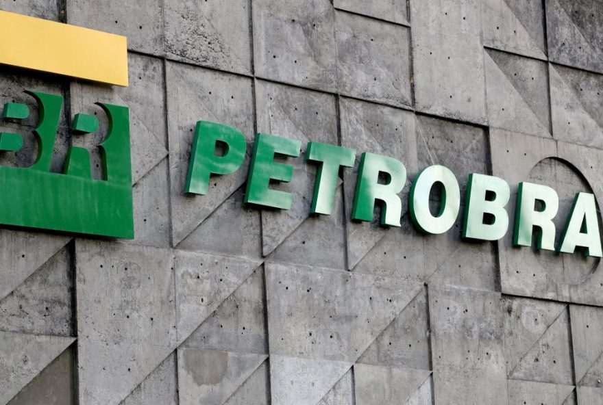 petrobras-planeja-viagem-da-sonda-para-foz-do-amazonas-ate-o-fim-do-mes2C-dizem-fontes-preparativos-para-perfuracao-na-bacia-da-foz-do-amazonas-em-fase-final
