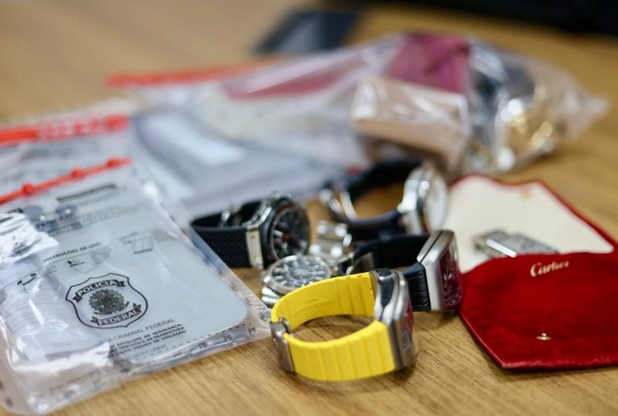 pf-deflagra-operacao-contra-extracao-ilegal-de-manganes-no-pa3A-helicoptero-apreendido-e-r24-24-milhoes-bloqueados pf-deflagra-operacao-contra-extracao-ilegal-de-manganes-no-pa3A-helicoptero-apreendido-e-r24-24-milhoes-bloqueados