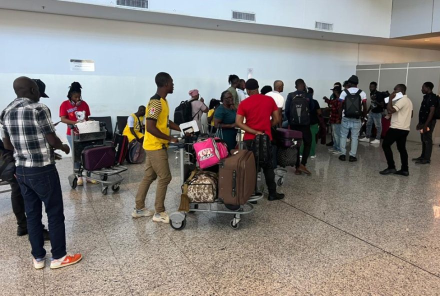 pf-faz-mutirao-para-liberar-haitianos-retidos-em-viracopos pf-faz-mutirao-para-liberar-haitianos-retidos-em-viracopos