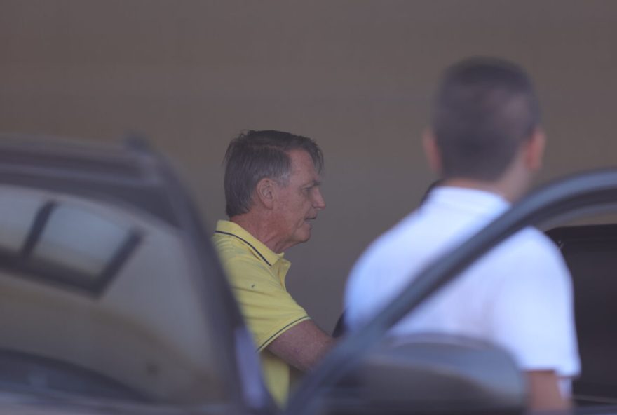 pf-pede-a-moraes-vigilancia-24h-dentro-da-casa-de-bolsonaro