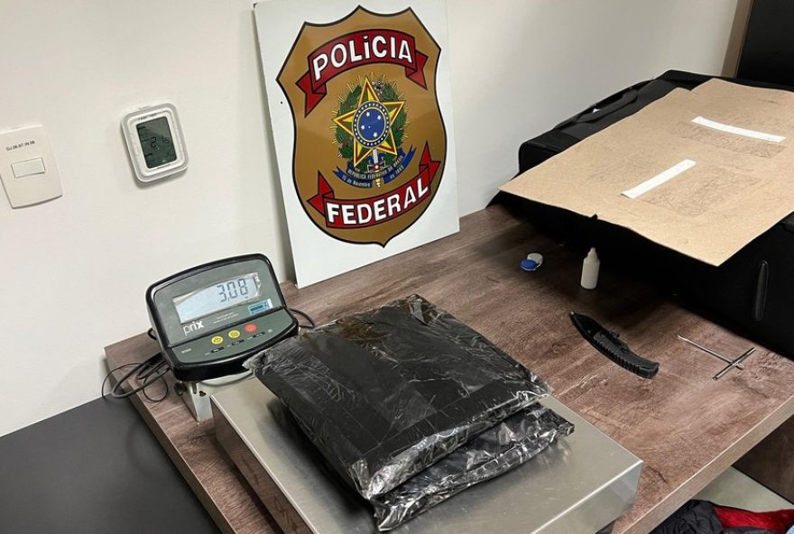 pf-prende-mulher-com-3-kg-de-cocaina-em-aeroporto-de-campinas3A-trafico-internacional-de-drogas-em-foco