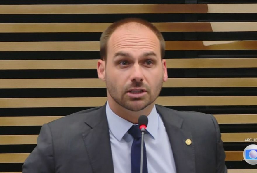 pgr-denuncia-eduardo-bolsonaro-e-paulo-figueiredo-por-coacao-judicial