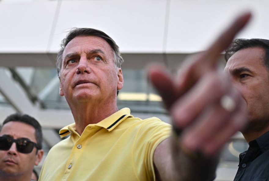 pgr-deve-se-posicionar-sobre-violacao-de-medidas-por-bolsonaro