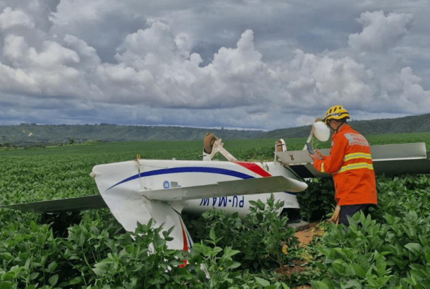 piloto-sofre-ferimentos-em-pouso-de-emergencia-de-aviao3A-autoridades-investigam-pane-aerea piloto-sofre-ferimentos-em-pouso-de-emergencia-de-aviao3A-autoridades-investigam-pane-aerea