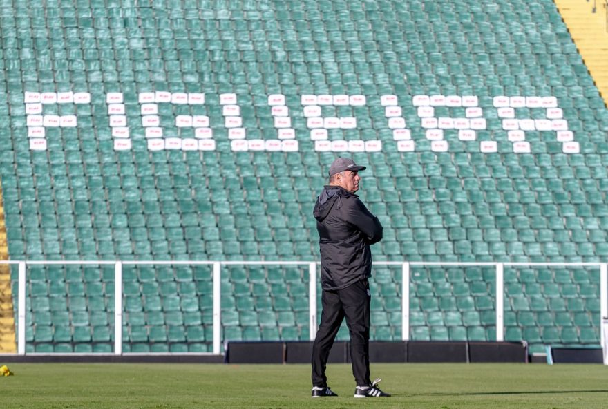 pintado-planeja-mudancas-no-figueirense-para-enfrentar-confianca3A-22sao-necessarias22