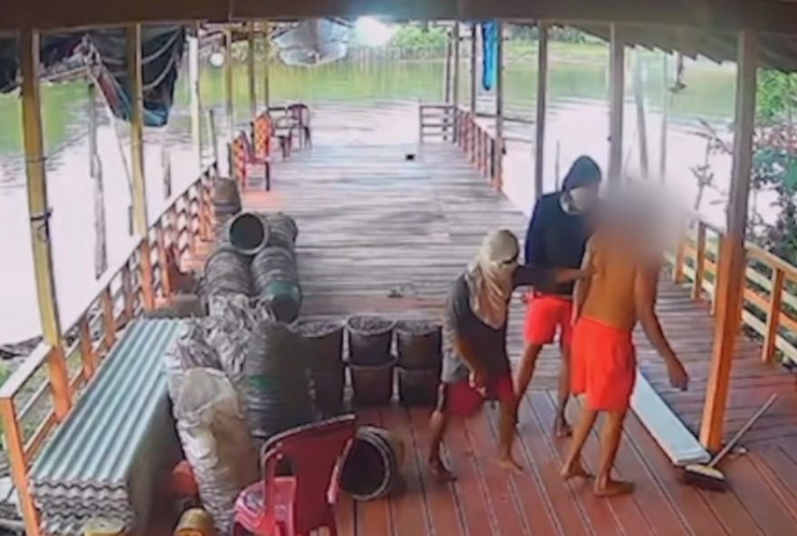 piratas-invadem-casa-ribeirinha-e-fazem-morador-refem3A-assista-ao-video-da-acao-criminosa-no-para