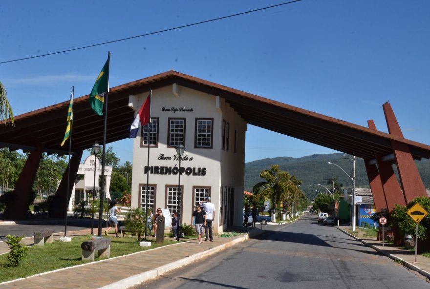 Motoristas devem ficar atentos à mudanças no trânsito do Centro Histórico de Pirenópolis, destino bastante procurado por turista (Foto: Agência Cora)