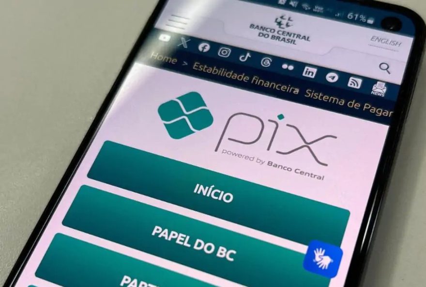 pix-parcelado3A-banco-central-estuda-formas-de-evitar-rotativo-e-garantir-transparencia-nas-operacoes.-novas-regras-em-novembro