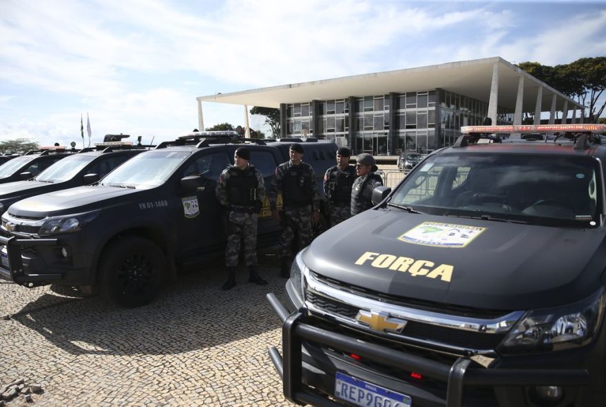 Reforço policial na Esplanada do Ministérios. (Reprodução/Agência Brasil)