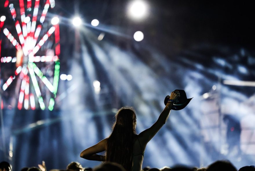 planeta-atlantida3A-historias-de-familias-que-fazem-do-festival-um-legado-de-30-anos planeta-atlantida3A-historias-de-familias-que-fazem-do-festival-um-legado-de-30-anos