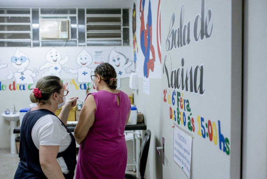 plantao-de-vacinacao-em-limeira-e-piracicaba-contra-gripe2C-covid-19-e-dengue-neste-sabado3A-locais-e-detalhes